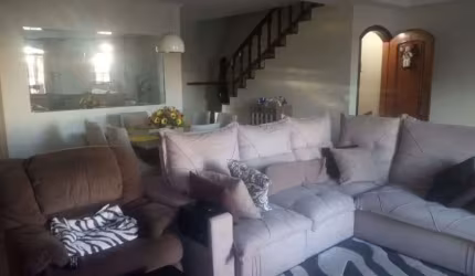 Sobrado com 3 dormitórios à venda, 272 m² por R$ 850.000,00 - Jardim Santa Mena - Guarulhos/SP