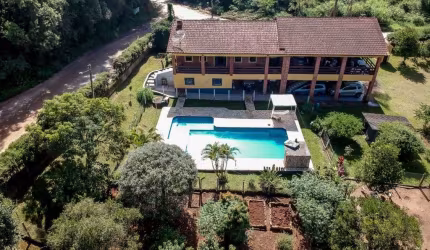 Sítio com 7 dormitórios à venda, 13221 m² por R$ 1.550.000 - Parque das Araucarias - Camanducaia/MG