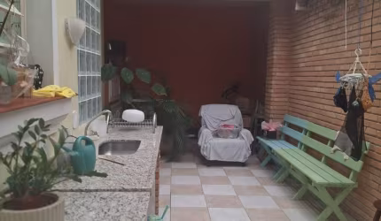 Belíssima casa à venda na Aclimação com 250m² e 2 vagas!!
