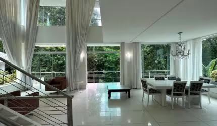 CASA À VENDA, 04 SUÍTES, 494m2,  EM ALPHAVILLE 1,       SALVADOR/BA.