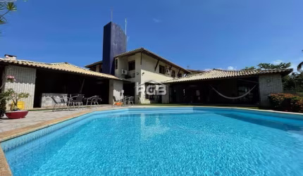 Casa 5/4 (3 suítes) Piscina e Campo Privativo em Vilas do Atlântico R$ 1.550.000,00
