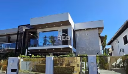 Casa 4/4 com suítes Piscina Privativa em Lauro de Freitas R$ 1.800.000,00