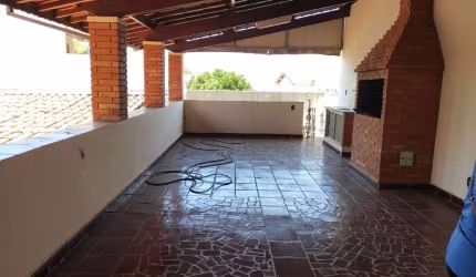 Casa com 4 dormitórios à venda, 260 m² por R$ 1.300.000 - Vila Clayton - Valinhos/SP