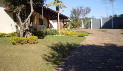 Casa com 3 dormitórios à venda, 330 m² por R$ 2.000.000,00 - Jardim São Matheus - Vinhedo/SP