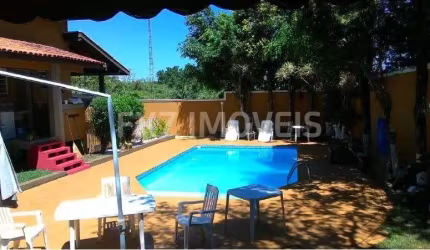 Casa a venda no Taquaral com 4 suites