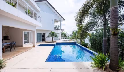Luxuosa Casa de Condomínio à Venda em Campinas-SP  4 Quartos, 4 Suítes, 8 Banheiros e 8 Vagas  608m²  Bairro Mont Blanc Residence