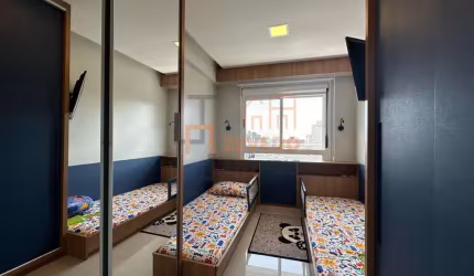 Excelente Cobertura duplex finamente decorada em Caiobá
