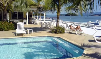 Casa em condomínio fechado com 5 quartos à venda na Rua Ilha dos Coqueiros, Praia da Ribeira (Cunhambebe), Angra dos Reis, 300 m2 por R$ 1.800.000