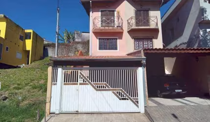 Sobrado no condomínio Vila Deste
