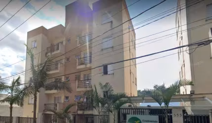 Apartamento em Cotia repleto de armários