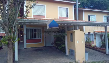 Casa na Granja Viana Condomínio Jardim América