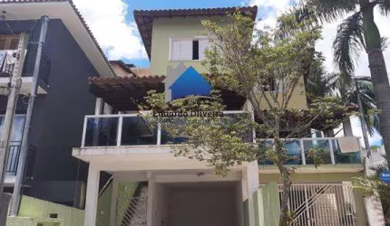 casa de 3 dormitórios no condomínio Vila Deste Cotia