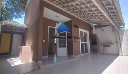Casa para venda no centro do Tijuco Preto Cotia