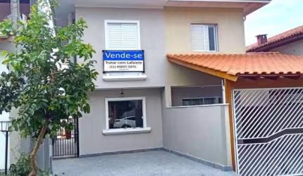 Casa a venda em cotia no condomínio Vila Deste