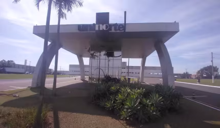 Salão comercial para alugar no Centro Comercial do Distrito Uninorte