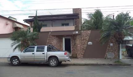 Casa à venda, 5 quartos, 2 suítes, 4 vagas, Centro - Piracicaba/SP