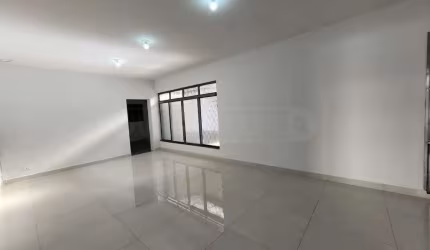 Casa para aluguel, 3 quartos, 1 suíte, 5 vagas, Centro - Piracicaba/SP