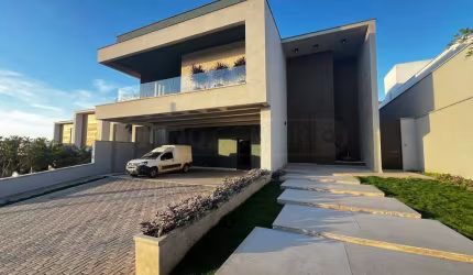 Casa impecável no condomínio Morada do Engenho.