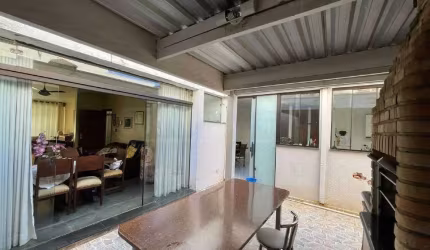 Casa à venda, 3 quartos, 1 suíte, 2 vagas, Centro - Piracicaba/SP
