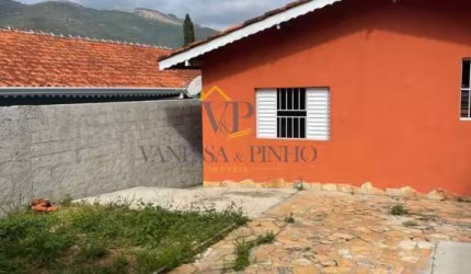 Casa para Locação em Atibaia, Recreio Maristela, 2 dormitórios, 2 banheiros, 3 vagas