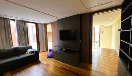 Casa de luxo em lote molhado no Ponta da Figueira Marina