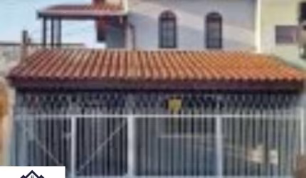 SOBRADO DE 175M²AC COM 3 QUARTOS (1 SUITE COM BANHEIRA), 2 VAGAS COBERTAS PRÓXIMO AO MAXI SHOPPING