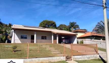 CASA COM 3 SUITES, SALAS E COZINHA CONJUGADAS, PISCINA E 2 VAGAS COBERTAS NO PARQUE SÃO GABRIEL