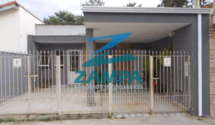 CASA TÉRREA C/ 2 QUARTOS (1 SUITE C/ AR), SALAS DE ESTAR E JANTAR, SACADA COM CHURRASQUEIRA E 2 VAGAS