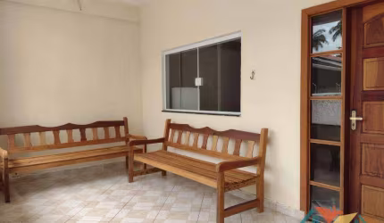 Casa com 4 2 CASAS cada uma com 2 dormitórios à venda, 151 m² por R$ 900.000 - Centro - Caraguatatuba/SP
