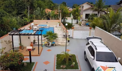 Linda casa com porteira fechada em condomínio fechado com  portaria e segurança 24 hs