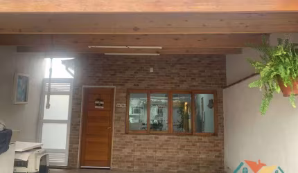 Casa com 2 dormitórios à venda, 76 m² por R$ 300.000,00 - Perequê Mirim - Caraguatatuba/SP