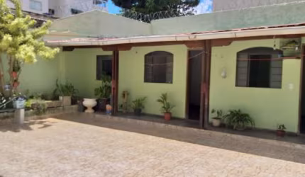 Casa com 3 quartos à venda na Rua Luiz Furtado Filho, Letícia, Belo Horizonte por R$ 900.000