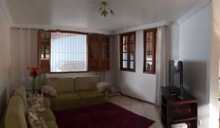 Casa com 4 quartos à venda na Rua Joventina da Rocha, Heliópolis, Belo Horizonte por R$ 980.000