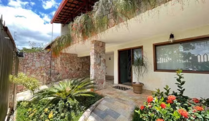 Casa com 4 quartos à venda na Rua Ivartt Maria Mota, São João Batista, Belo Horizonte por R$ 1.200.000