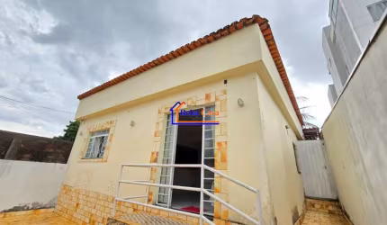 Casa com 2 quartos à venda na Rua Joinville, Copacabana, Belo Horizonte por R$ 460.000