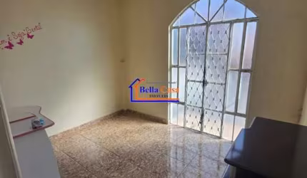 Casa com 3 quartos à venda na Santa Mônica, Belo Horizonte  por R$ 365.000