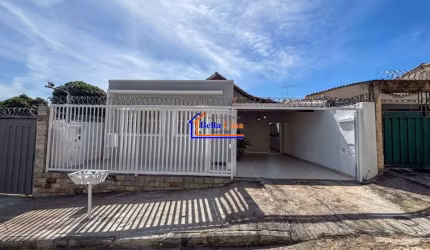 Casa com 3 quartos à venda na Rua Joaquim Raymundo Braga, Santa Amélia, Belo Horizonte por R$ 949.000