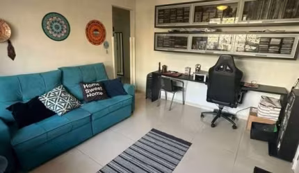 Vende-se apartamento de 2 dormitórios/ 1° andar/ Encruzilhada/Santos