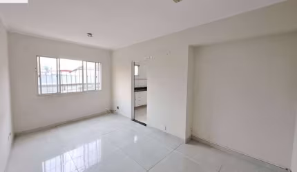 Vende-se ou aluga-se apartamento de 2 dormitórios/ Vila Belmiro/ Santos/SP