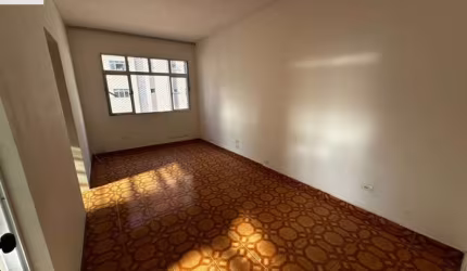 Vende-se apto no Gonzaga de 1 dorm/sala/wc social/cozinha/banheiro/vaga