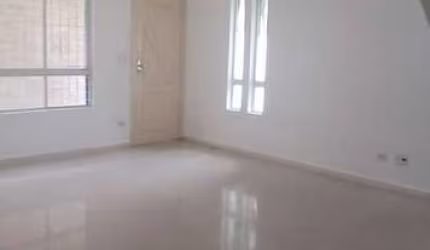 Vende-se casa térrea de 3 dorm/suite/churrasqueira/quintal no Marapé