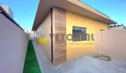 Casa à venda em Caraguatatuba, Balneário dos Golfinhos, com 2 quartos, 64m²