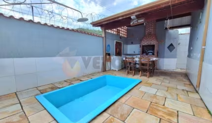 Sobrado à venda em Caraguatatuba, Martim de Sá, com 2 quartos, 73m²