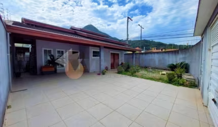 Casa com 3 quartos, 180m², à venda em Caraguatatuba, Cidade Jardim