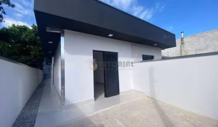 Casa à venda em Caraguatatuba, Massaguaçu, com 2 quartos, 75m²