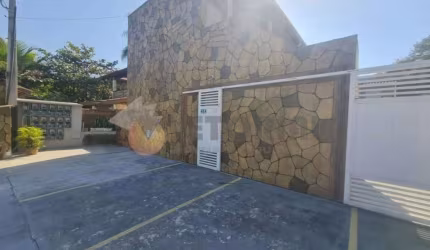 Kitnet à venda em Caraguatatuba, Massaguaçu, com 1 quarto, 30m²