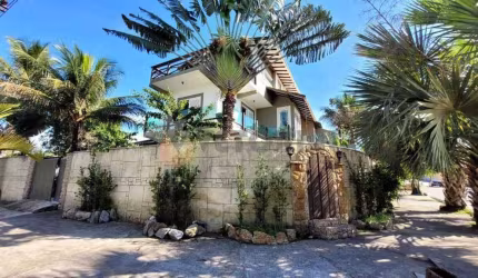 Sobrado à venda em Caraguatatuba, Pontal de Santa Marina, com 4 quartos, 306m²