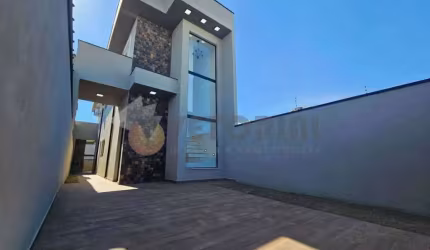 Sobrado à venda em Caraguatatuba, Praia das Palmeiras, com 3 quartos, 129m²