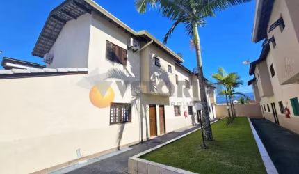 Sobrado em condomínio à venda em Caraguatatuba, Pontal de Santa Marina, com 2 quartos, 75m²