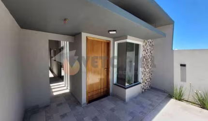 Casa à venda em Caraguatatuba, Balneário dos Golfinhos, com 2 quartos, 77m²